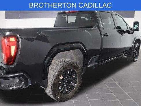Used 2022 GMC Sierra 2500 Denali w/ Denali Black Diamond Edition AWD/4WD image 9