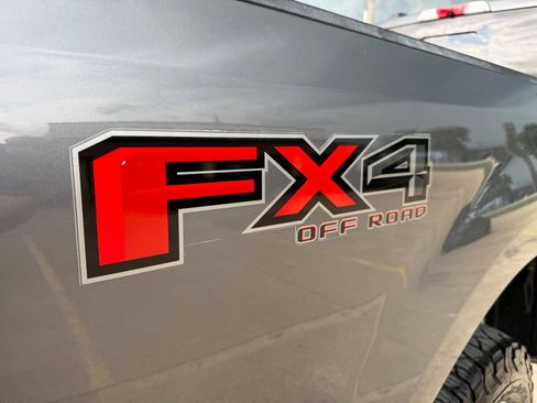 Used 2022 Ford F350 Platinum AWD/4WD image 9