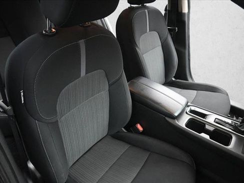 Used 2024 Nissan Sentra SV FWD image 29