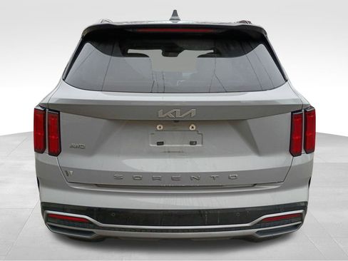 Used 2022 Kia Sorento SX image 4