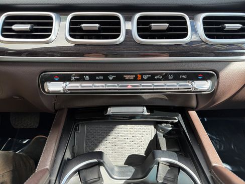 Used 2021 Mercedes-Benz GLE 350 4MATIC image 24