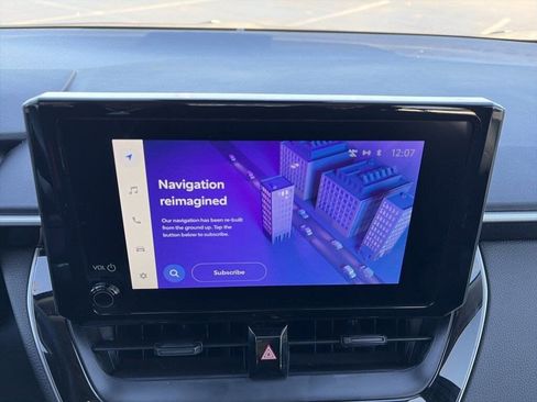 Used 2025 Toyota Corolla LE image 12