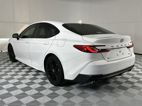 Used 2025 Toyota Camry SE w/ Convenience Package FWD image 6