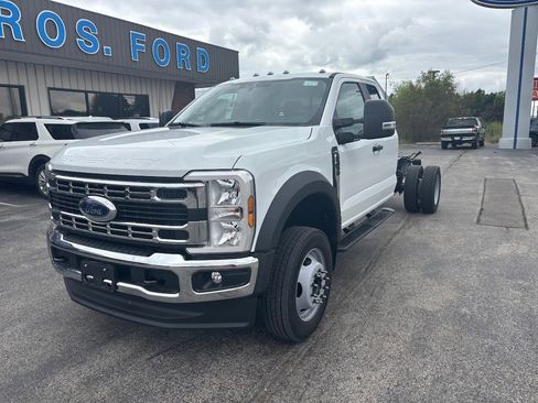 New 2025 Ford F450 XL w/ XL Chrome Package image 2