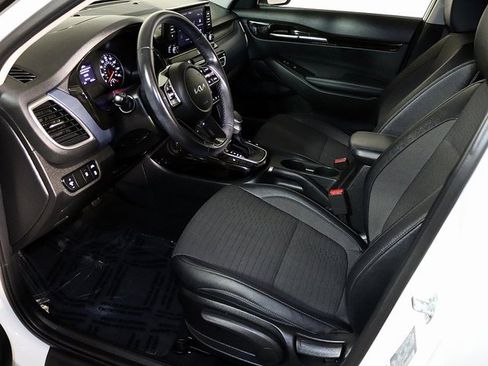 Used 2023 Kia Seltos S image 12