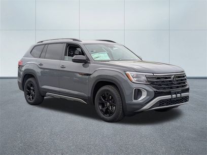 New 2025 Volkswagen Atlas Peak Edition SE