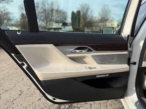 Used 2016 BMW 750i xDrive AWD/4WD image 15