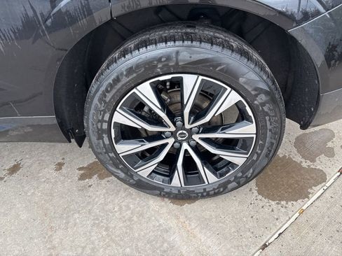 Certified 2024 Volvo XC60 B5 Core w/ Protection Package Premier image 14