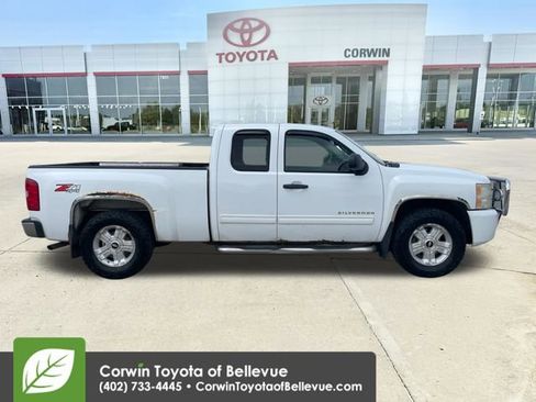 Used 2010 Chevrolet Silverado 1500 LT w/ Power Pack Plus AWD/4WD image 6