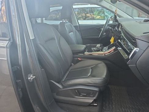 Used 2023 Audi Q7 3.0T Premium Plus w/ Premium Plus Package image 11