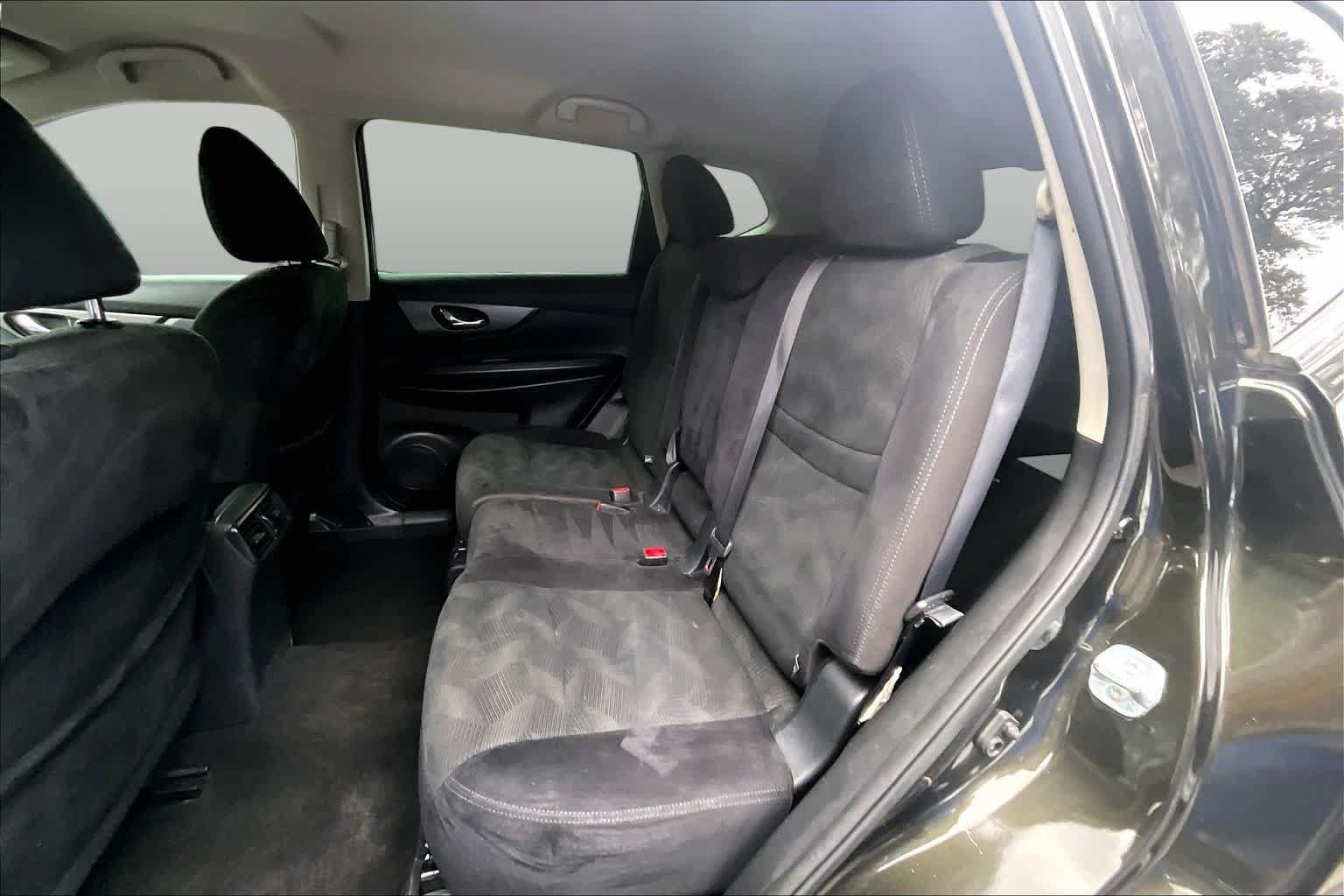 Used 2016 Nissan Rogue S AWD/4WD image 21