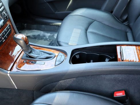 Used 2005 Mercedes-Benz E 500 4MATIC Sedan image 28
