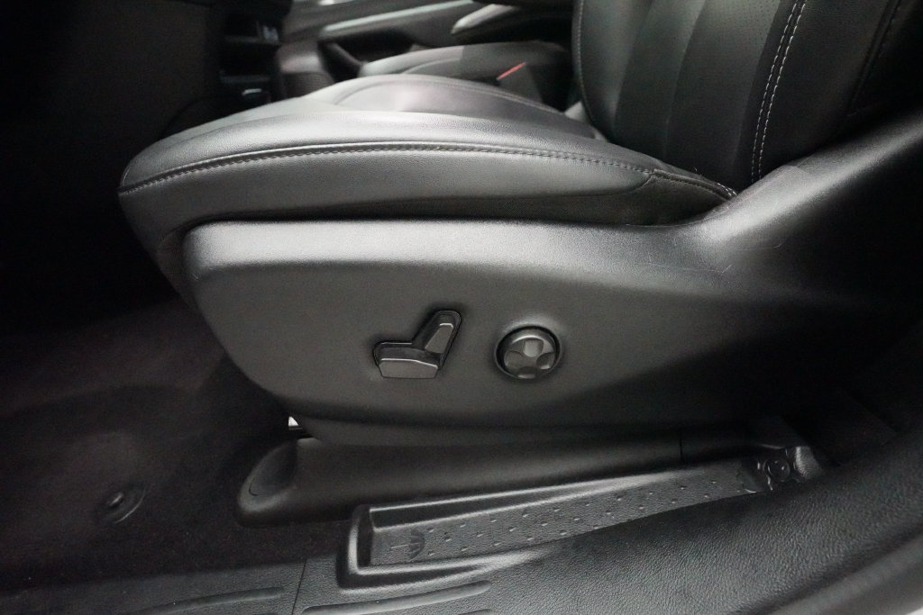 Used 2025 Chrysler Pacifica Select FWD image 29