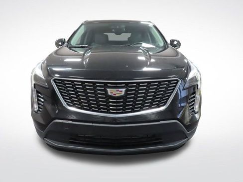 Certified 2023 Cadillac XT4 Luxury w/ Driver Awareness Package FWD image 9