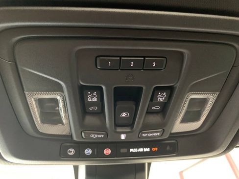 Used 2020 Chevrolet Silverado 1500 High Country w/ Technology Package AWD/4WD image 18