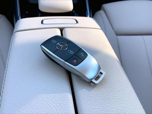 Used 2023 Mercedes-Benz GLA 250 4MATIC image 15