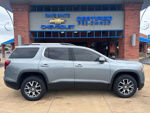 Certified 2023 GMC Acadia SLT w/ Preferred Package image 11