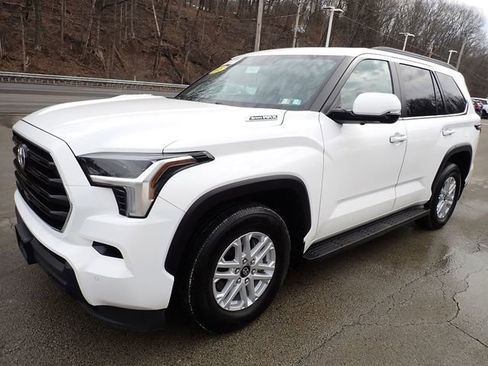 Certified 2025 Toyota Sequoia SR5 image 10