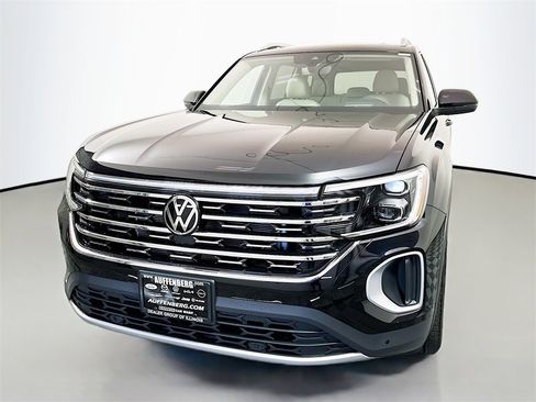 New 2026 Volkswagen Atlas SEL image 3