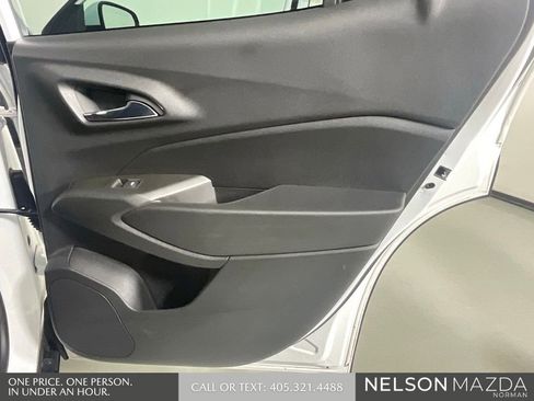 Used 2024 Chevrolet Trax LT FWD image 18