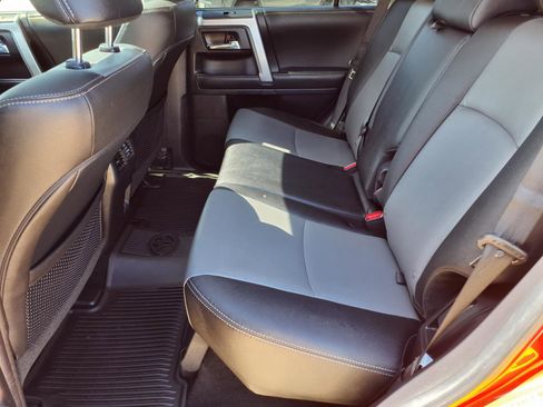 Used 2024 Toyota 4Runner SR5 Premium RWD image 9