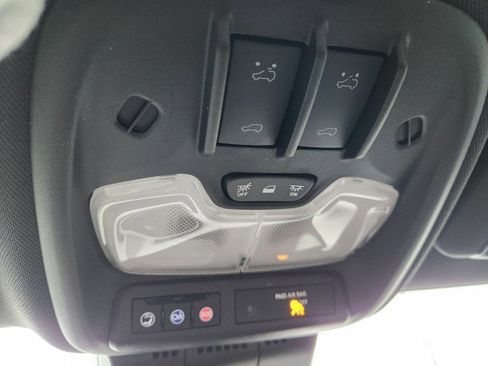 Used 2023 Chevrolet Colorado LT w/ LT Convenience Package II image 43