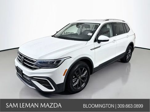 Used 2024 Volkswagen Tiguan SE FWD image 3