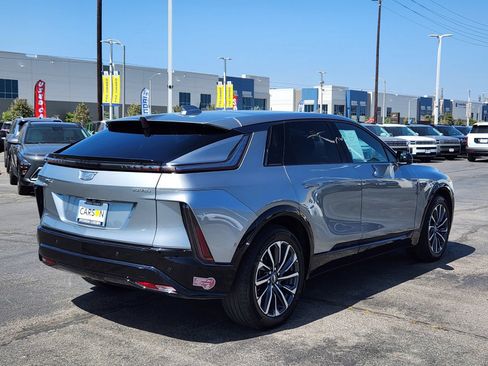 Used 2024 Cadillac Lyriq Sport AWD/4WD image 7