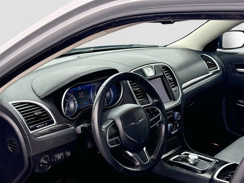 Used 2021 Chrysler 300 Touring w/ Sport Appearance Package image 9