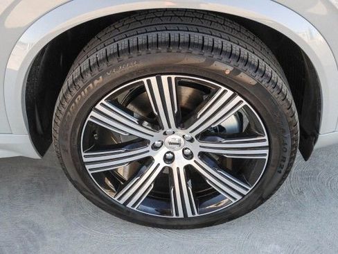 Used 2025 Volvo XC90 T8 Plus w/ Protection Package Premier AWD/4WD image 10