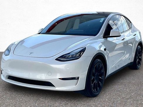 Used 2021 Tesla Model Y Long Range image 4