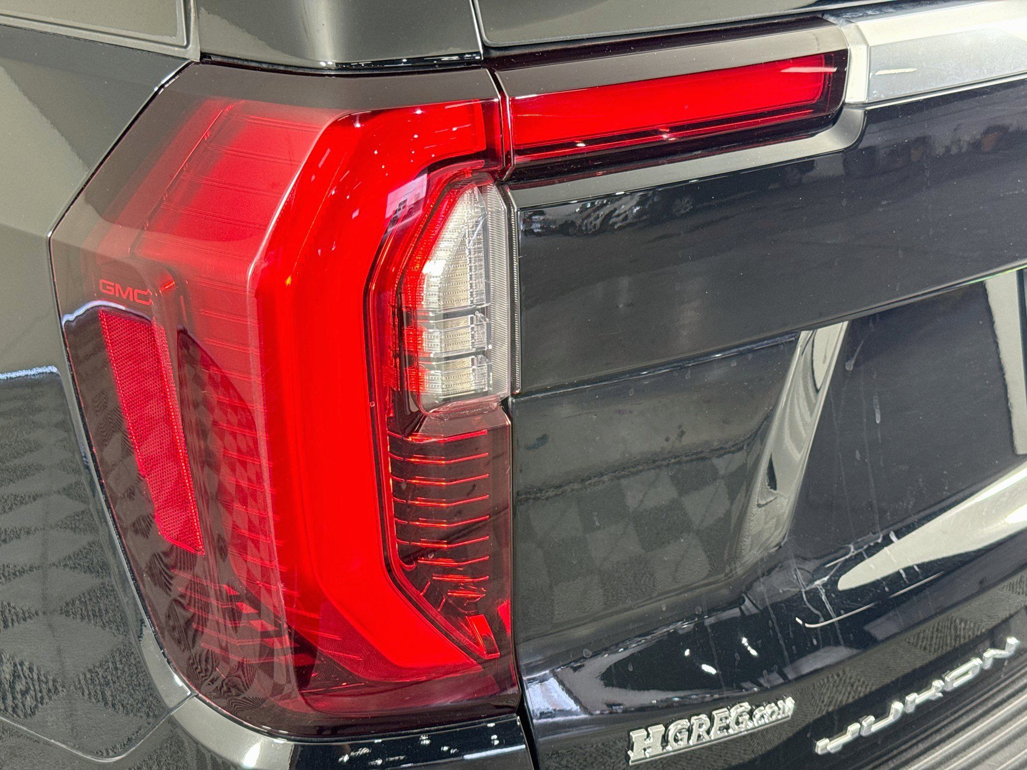 Used 2025 GMC Yukon Denali AWD/4WD image 33