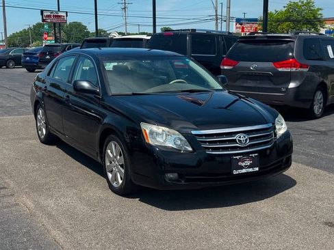 Used 2005 Toyota Avalon XLS FWD image 3