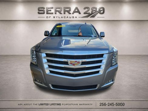 Used 2019 Cadillac Escalade ESV Luxury RWD image 2