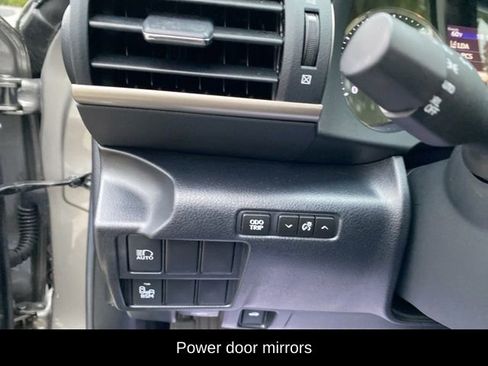 Used 2018 Lexus IS 300 image 19