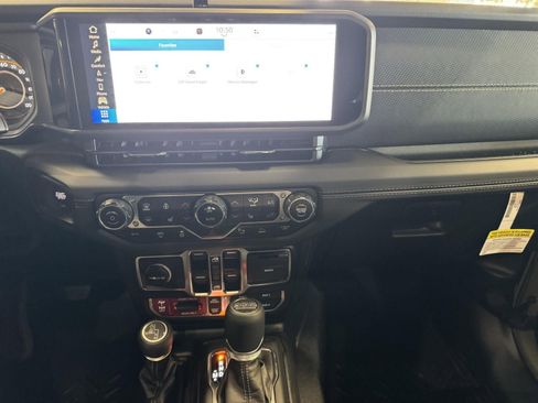 New 2025 Jeep Wrangler Unlimited Rubicon 392 image 19