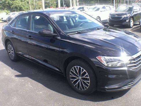 Used 2021 Volkswagen Jetta S image 2