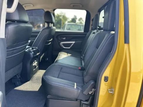Used 2018 Nissan Titan PRO-4X image 11