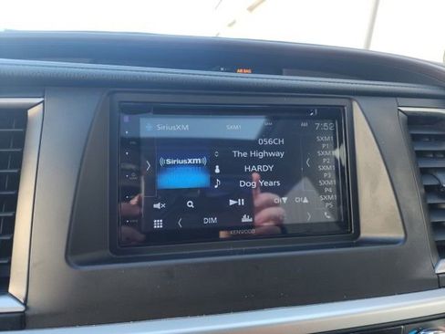 Used 2019 Toyota Highlander XLE image 39