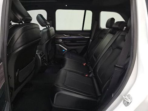 Used 2023 Jeep Grand Cherokee Overland image 10