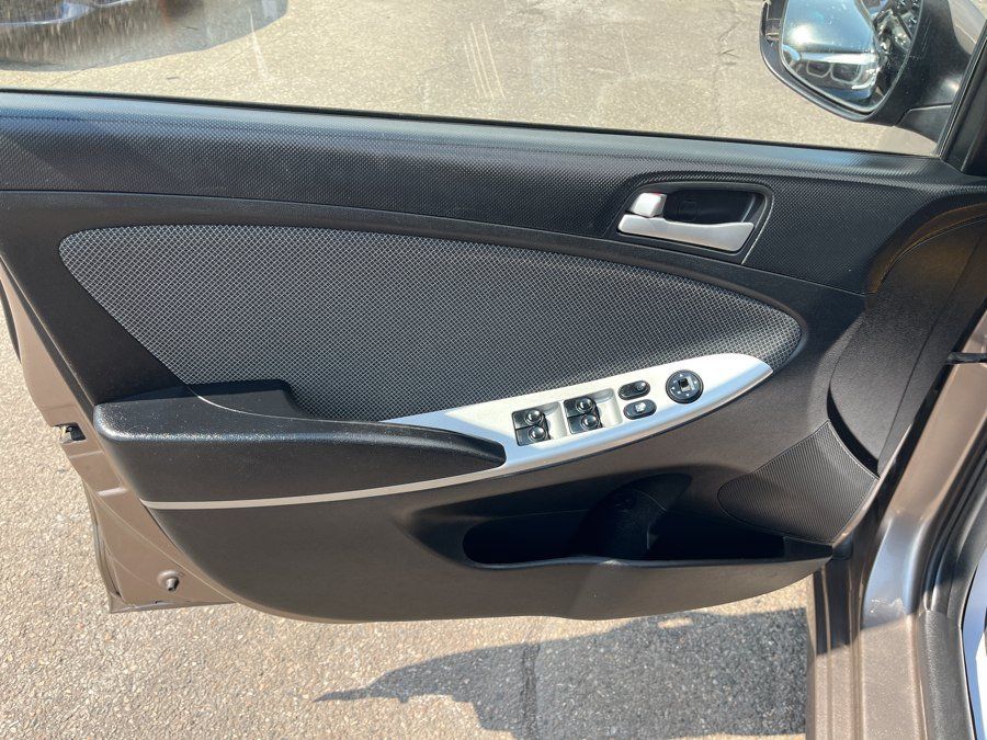 Used 2013 Hyundai Accent GS FWD image 10