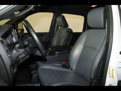 Used 2025 RAM 3500 Tradesman w/ Chrome Appearance Group image 11