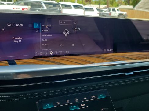 Certified 2025 Cadillac Escalade Sport Platinum w/ LPO, Floor Liner Package AWD/4WD image 22