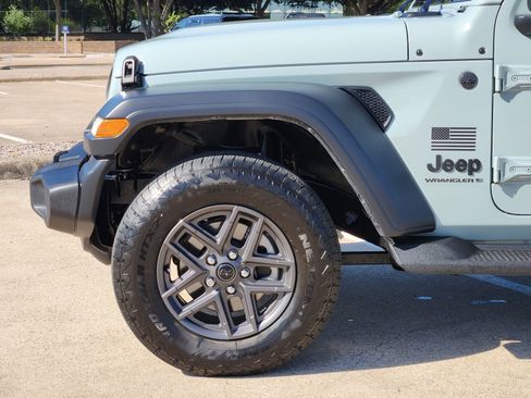 Used 2024 Jeep Wrangler Sport AWD/4WD image 8