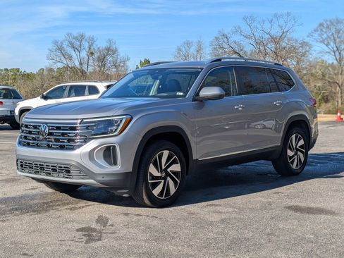 Used 2024 Volkswagen Atlas SEL image 5