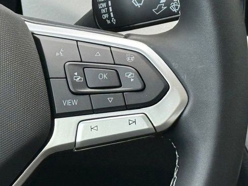 New 2025 Volkswagen Taos SE image 26