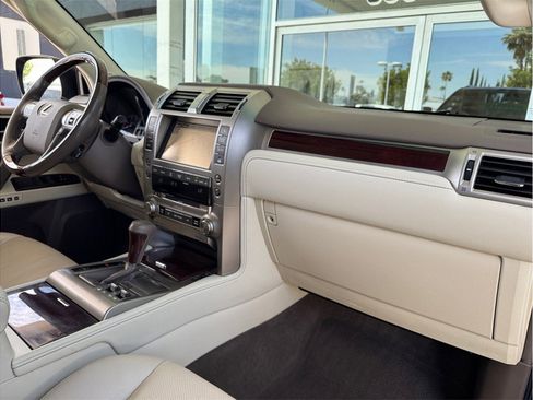 Used 2018 Lexus GX 460 Premium AWD/4WD image 28