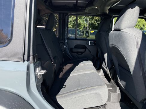 Used 2025 Jeep Wrangler Sport S w/ Convenience Group image 18