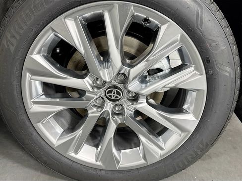 New 2026 Toyota Highlander Limited image 31