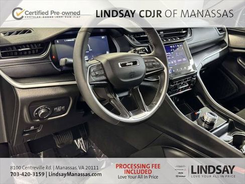 Certified 2025 Jeep Grand Cherokee Altitude AWD/4WD image 19